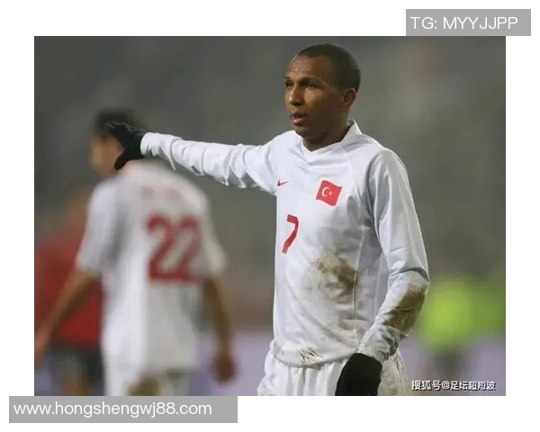 七十七号球星盘点：全球足球场上穿77号战袍的传奇人物与其辉煌瞬间