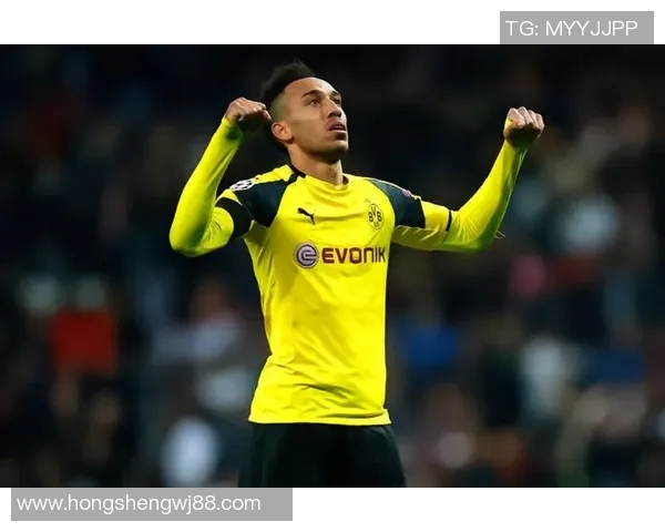 围绕足球地表最强球星展开全面解析其辉煌成就与未来发展方向 围绕足球地表最强球星展开全面解析其辉煌成就与未来发展方向